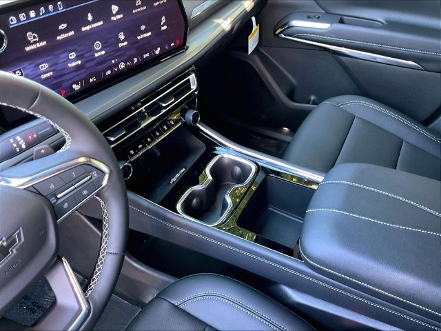 2027 Chevrolet Traverse LT - Photo 11