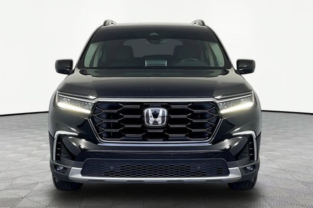 Used 2025 Honda Pilot SUV