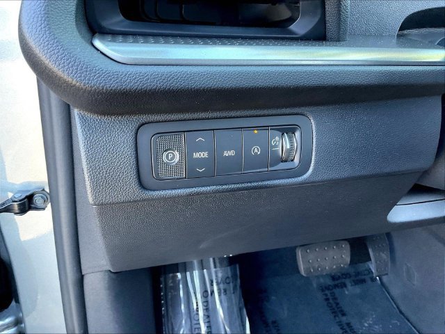 2027 Chevrolet Traverse LT - Photo 26
