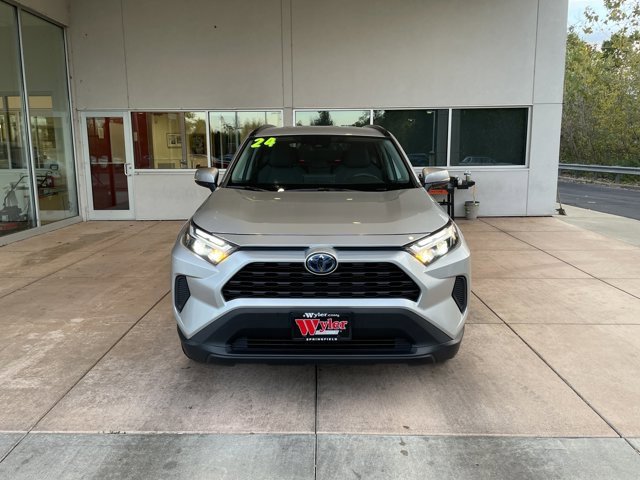 2024 Toyota RAV4 Hybrid XLE photo 2