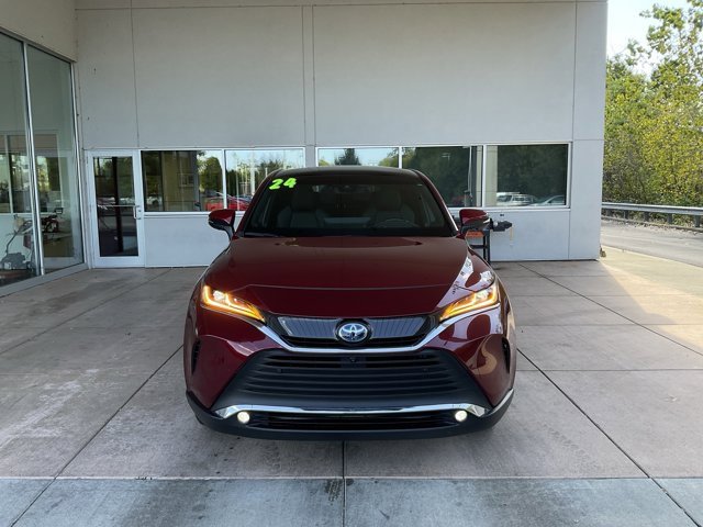 2024 Toyota Venza photo 2