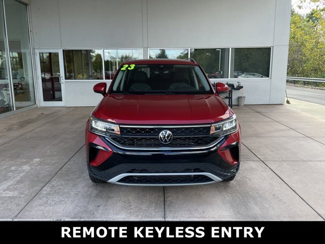 2023 Volkswagen Taos SE photo 2