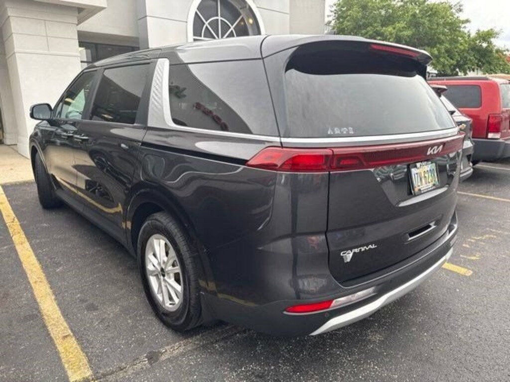 Used 2023 Kia Carnival MPV