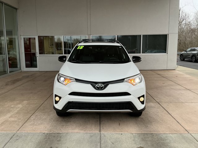 2018 Toyota RAV4 SE photo 2