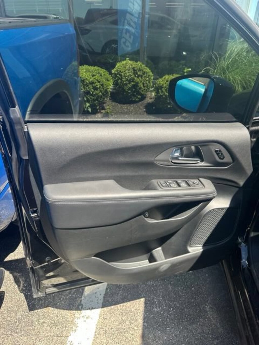 Used 2025 Chrysler Pacifica Van Passenger Van