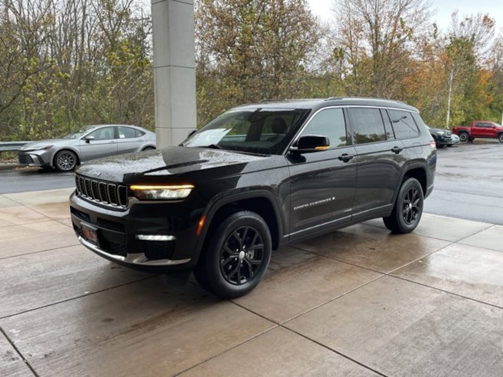 Used 2023 Jeep Grand  SUV