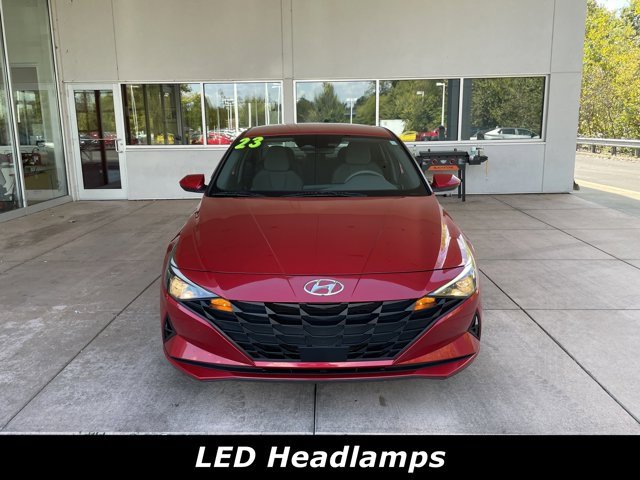 2023 Hyundai Elantra SEL Convenience photo 2