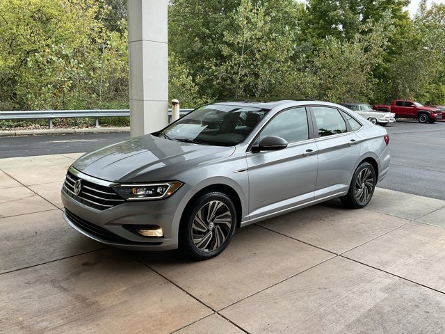 2019 Volkswagen Jetta SEL Premium photo 3