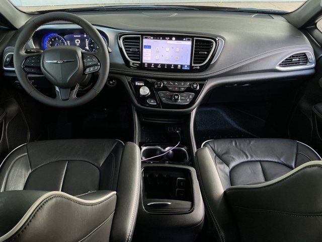 2025 Chrysler Pacifica Limited photo 3