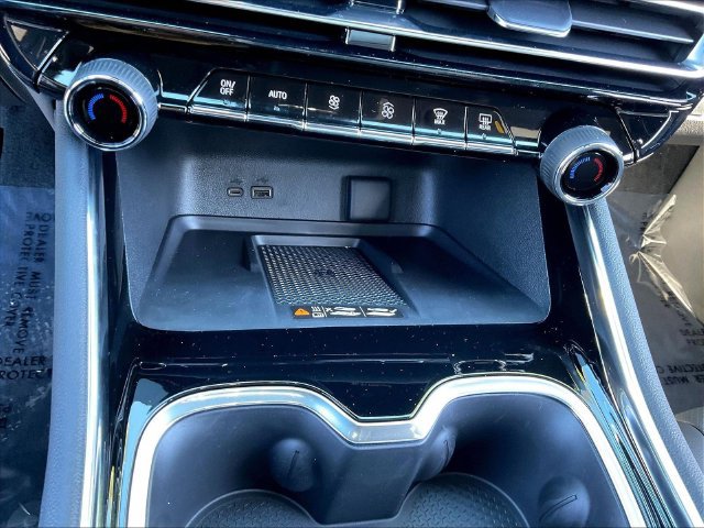 2027 Chevrolet Traverse LT - Photo 24