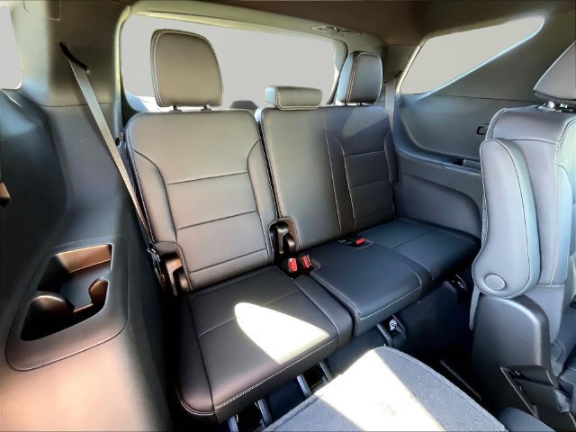 2027 Chevrolet Traverse LT - Photo 20