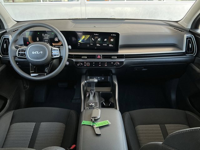 2025 Kia Sorento LX photo 2