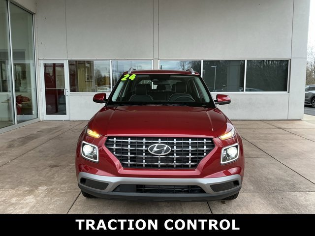 2024 Hyundai Venue Limited photo 2