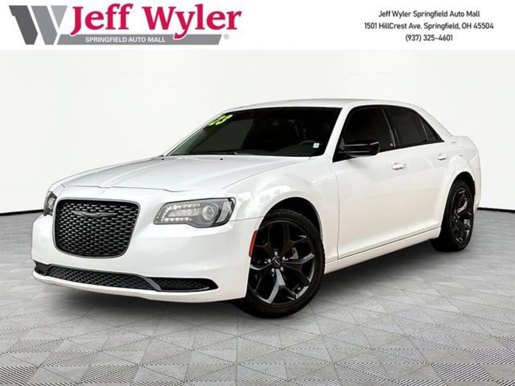 Used 2023 Chrysler 300 Sedan