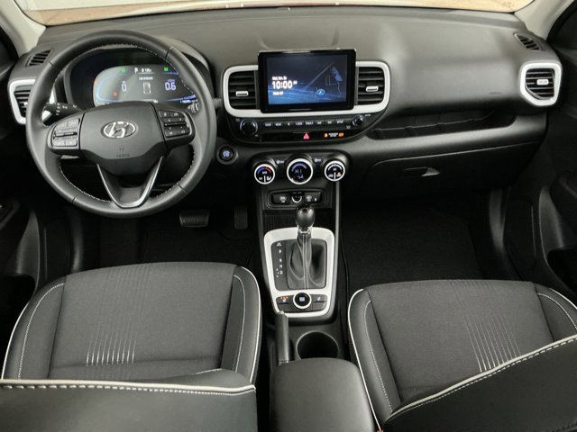2024 Hyundai Venue Limited photo 4