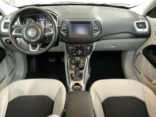 2020 Jeep Compass Latitude photo 3