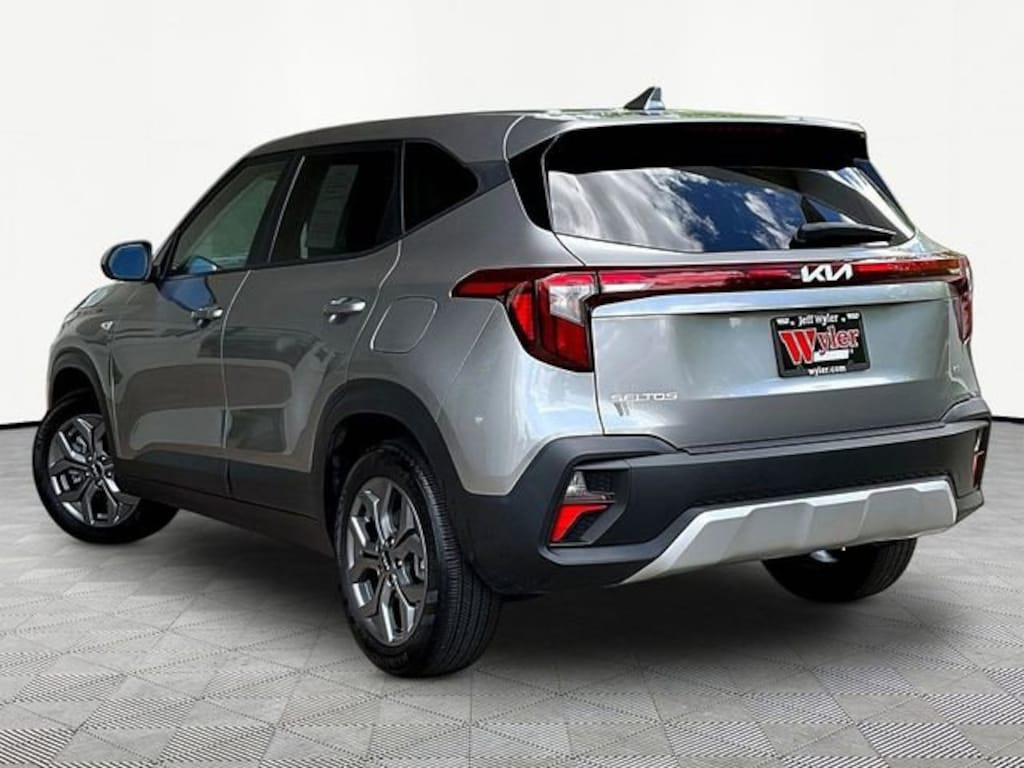 Used 2025 Kia Seltos SUV