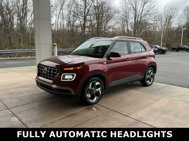 2024 Hyundai Venue Limited photo 3