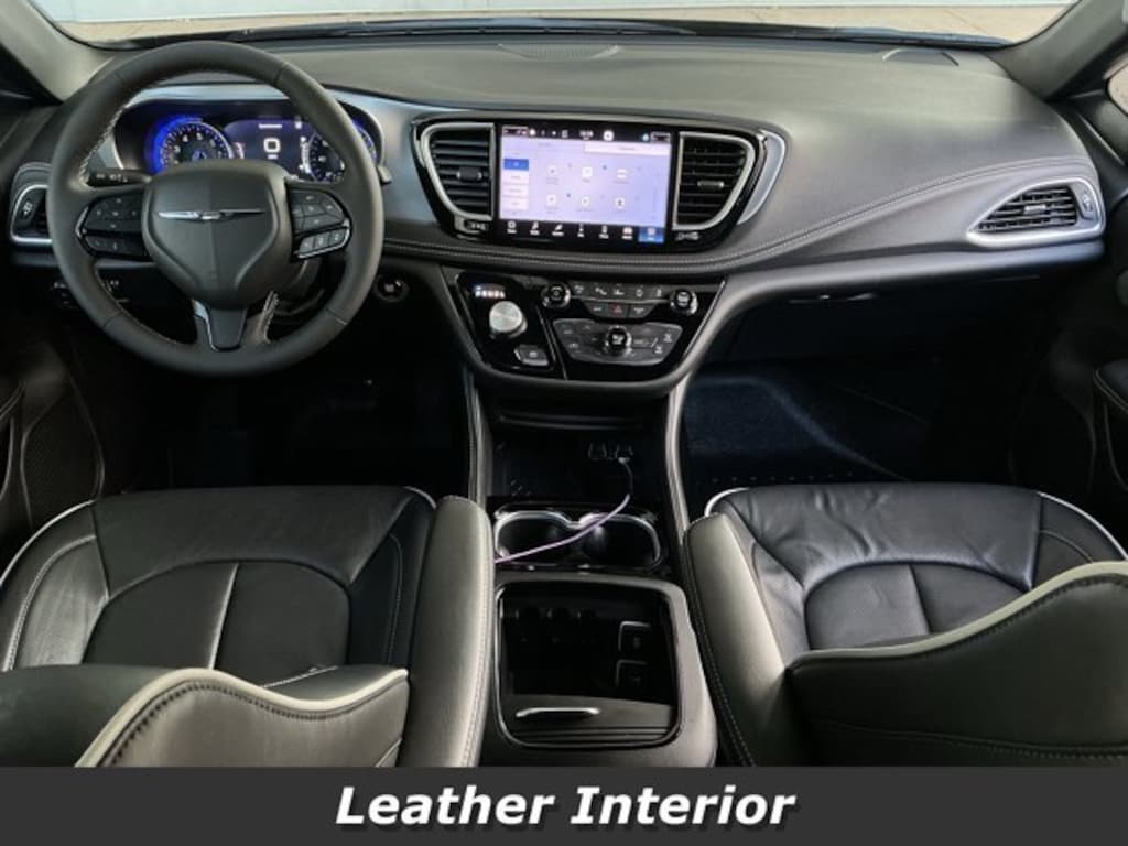 Used 2025 Chrysler Pacifica Van Passenger Van