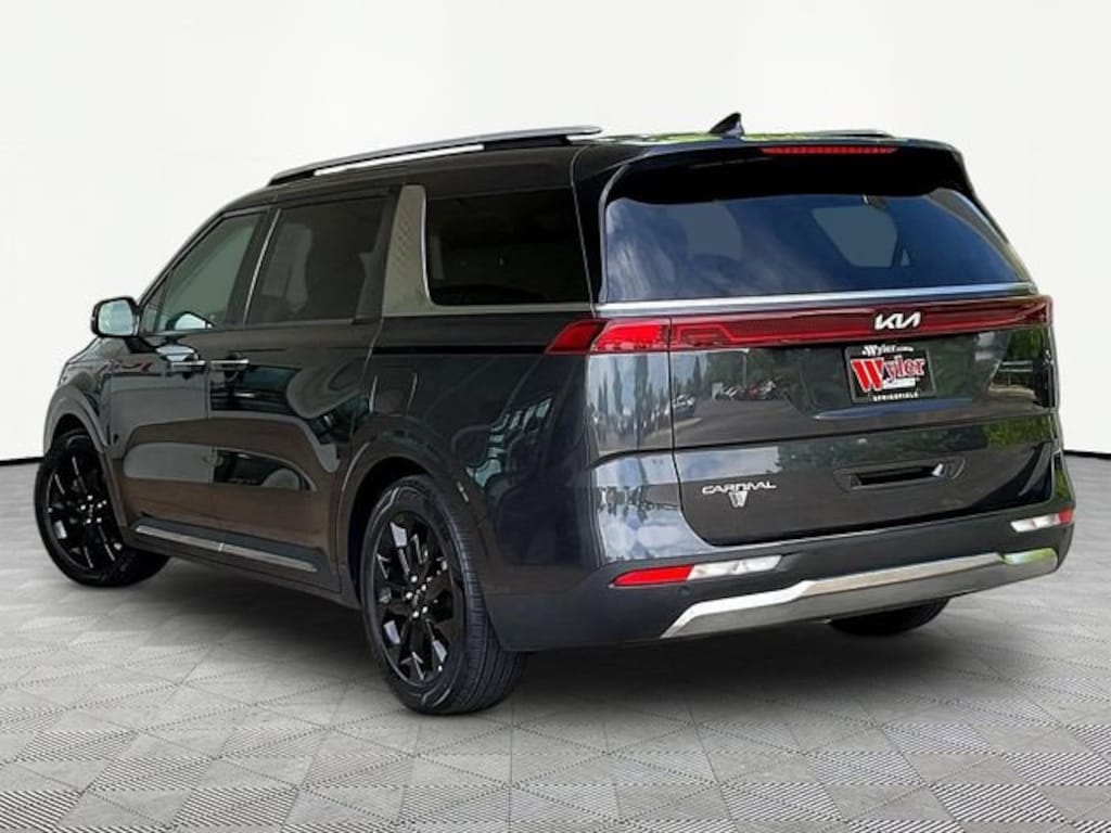 Used 2024 Kia Carnival MPV