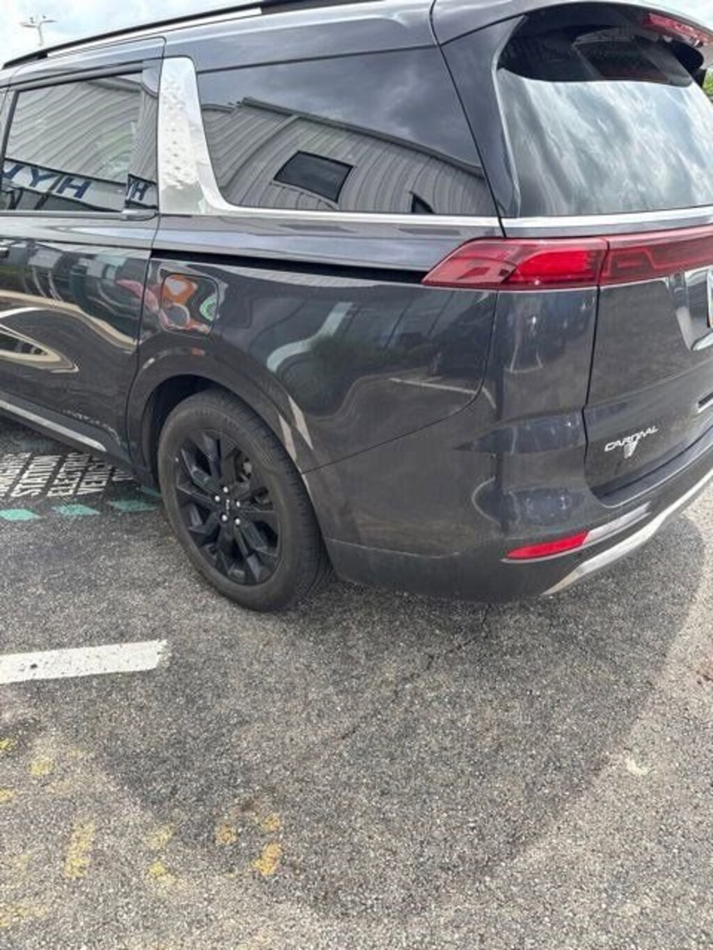 Used 2024 Kia Carnival MPV