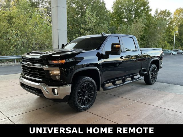 2025 Chevrolet Silverado 2500HD LT photo 3