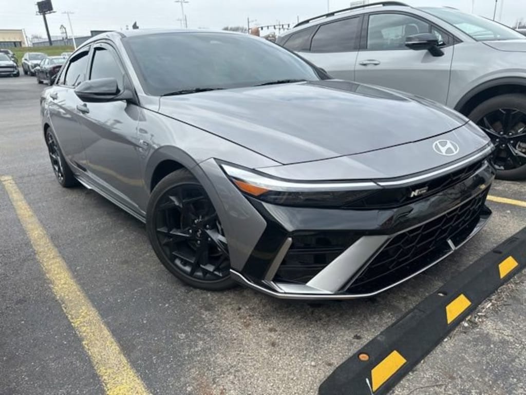 Used 2025 Hyundai Elantra Sedan