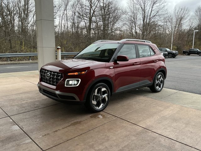 2024 Hyundai Venue Limited photo 3