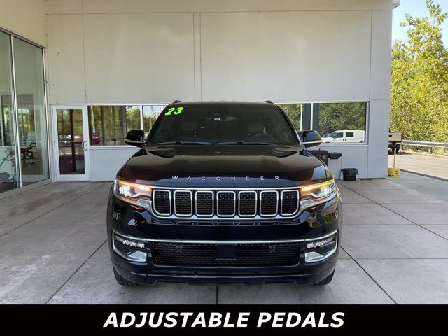 2023 Jeep Wagoneer Base photo 2