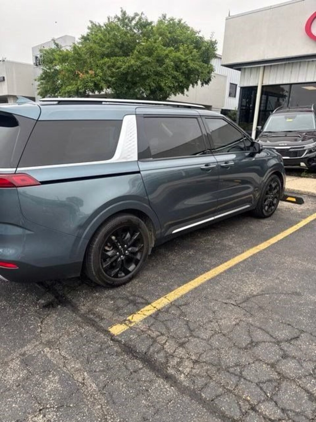 Used 2022 Kia Carnival MPV