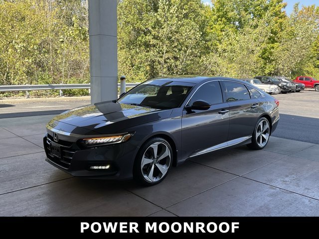 2019 Honda Accord Touring 2.0T photo 2