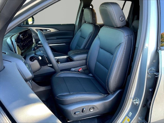 2027 Chevrolet Traverse LT - Photo 16
