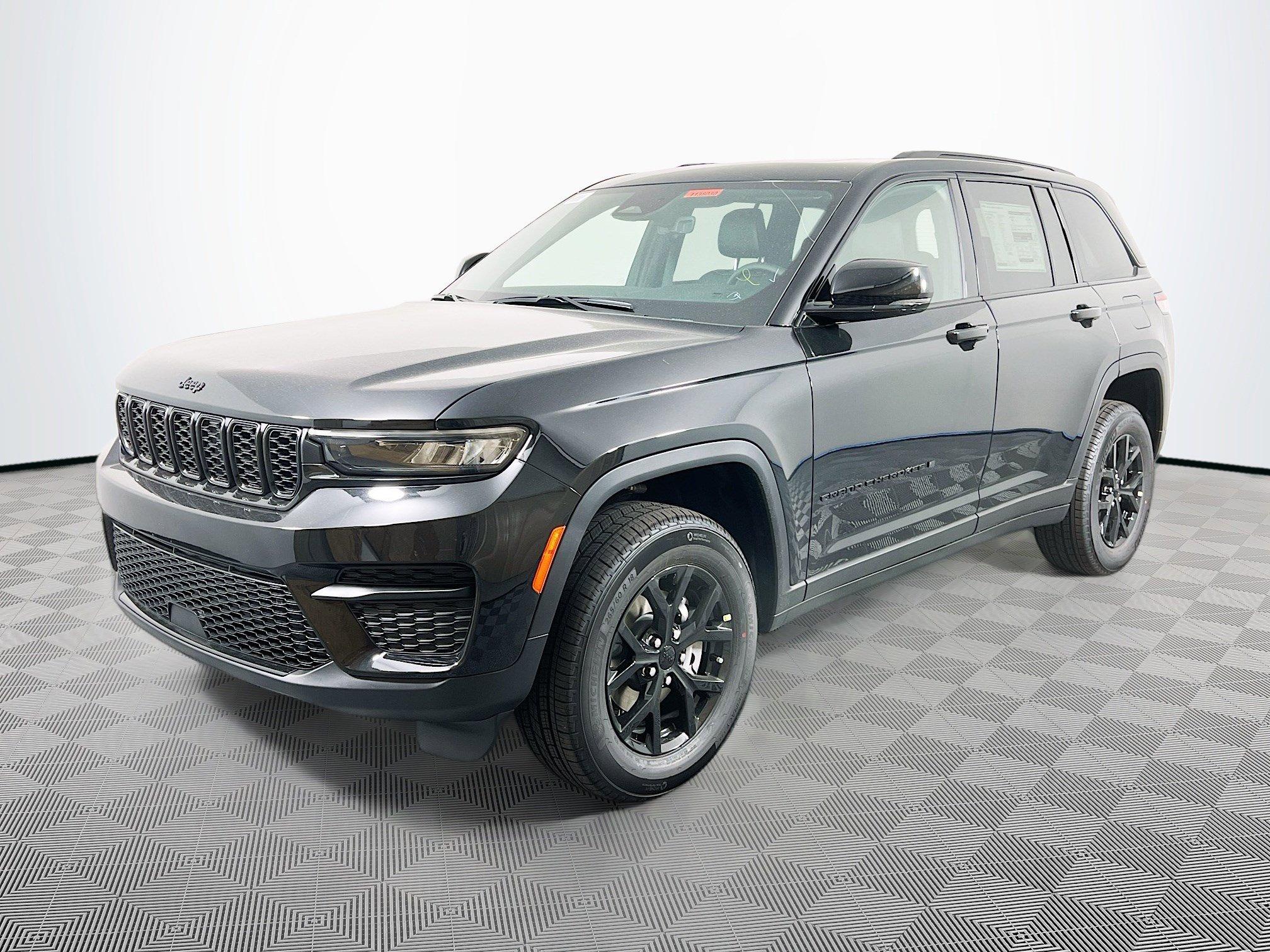 2025 Jeep Grand Cherokee Altitude photo 2
