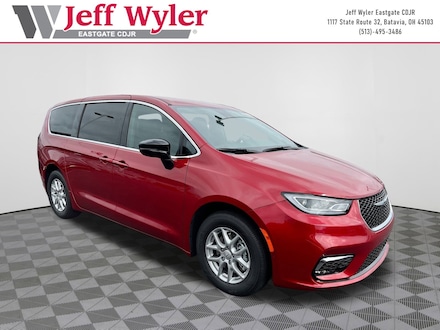 2026 Chrysler Pacifica SELECT Passenger Van