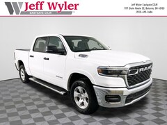 New 2025 Ram 1500 BIG HORN CREW CAB 4X4 5'7 BOX Pickup Cincinnati