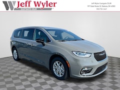 2025 Chrysler Pacifica SELECT Passenger Van