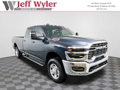 2026 Ram 2500 TRADESMAN CREW CAB 4X4 8' BOX Pickup Cincinnati