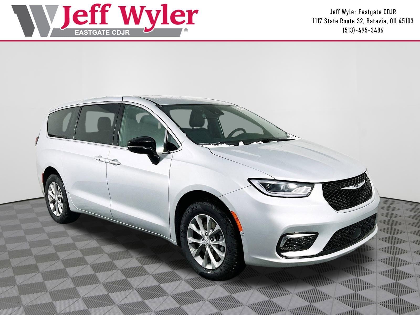 2026 Chrysler Pacifica Select's photo