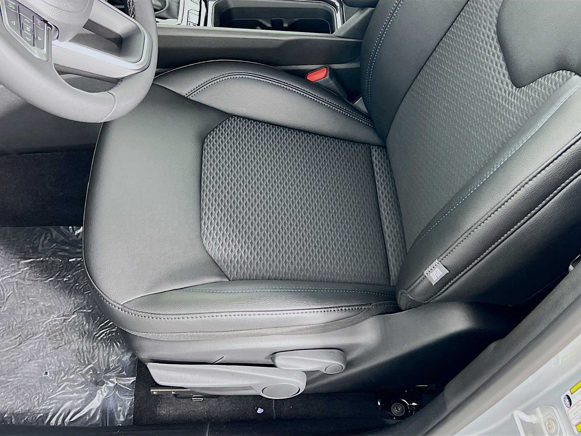2025 Jeep Compass Latitude photo 4
