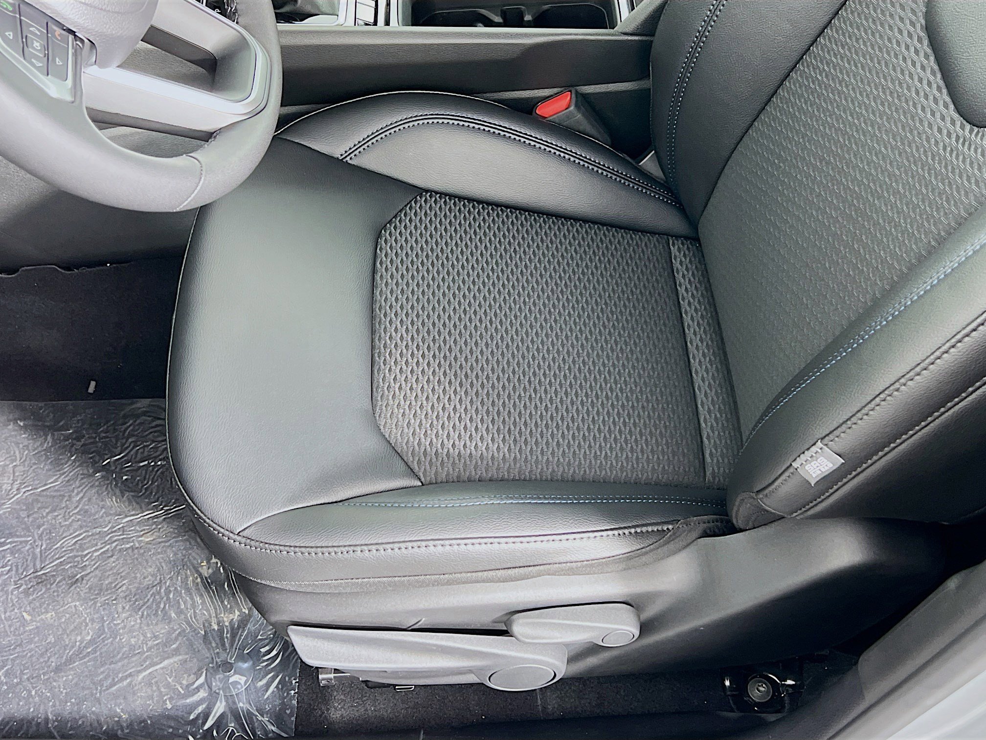 2025 Jeep Compass Latitude photo 4