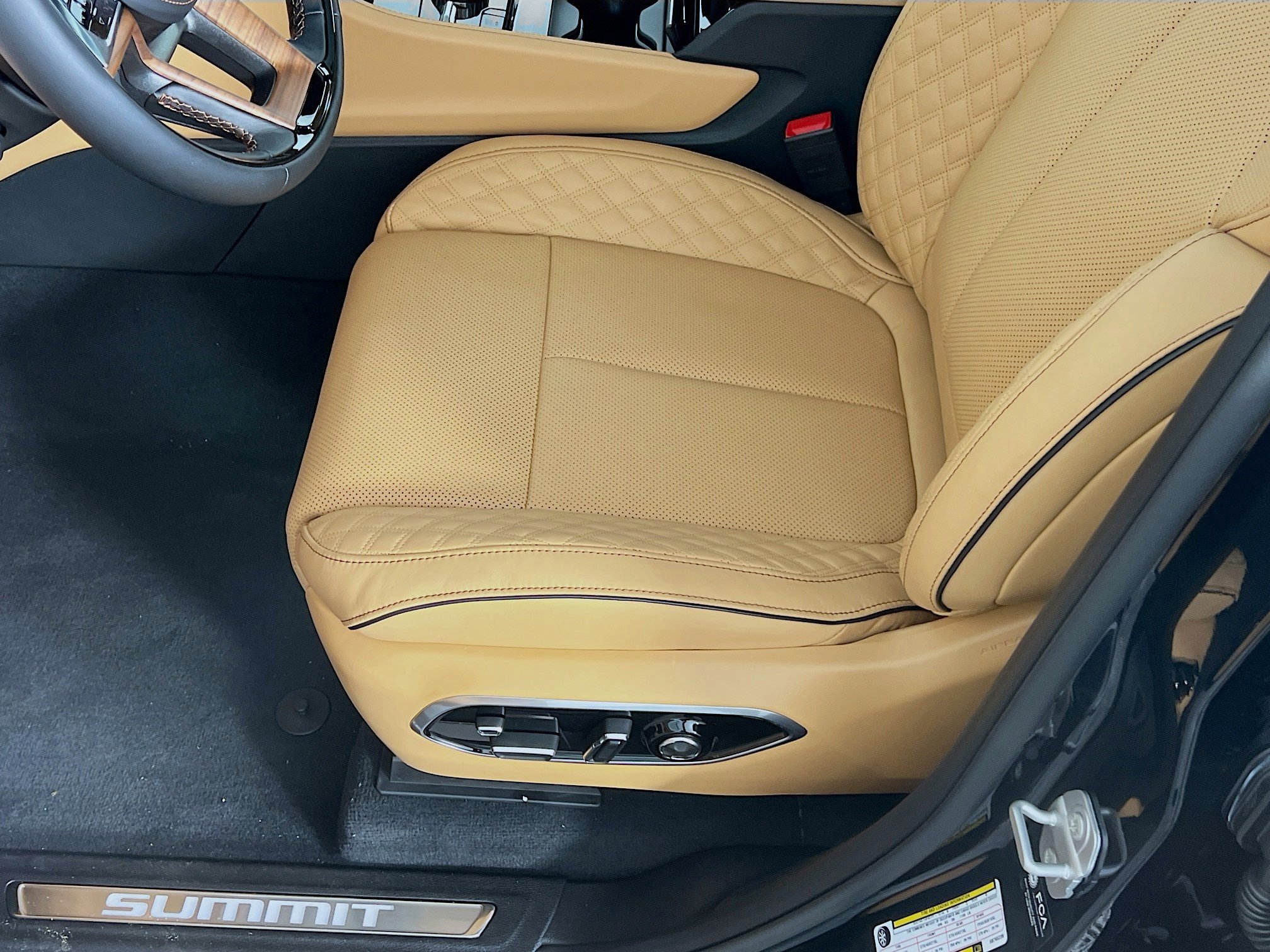 2025 Jeep Grand Cherokee L Summit Reserve photo 3