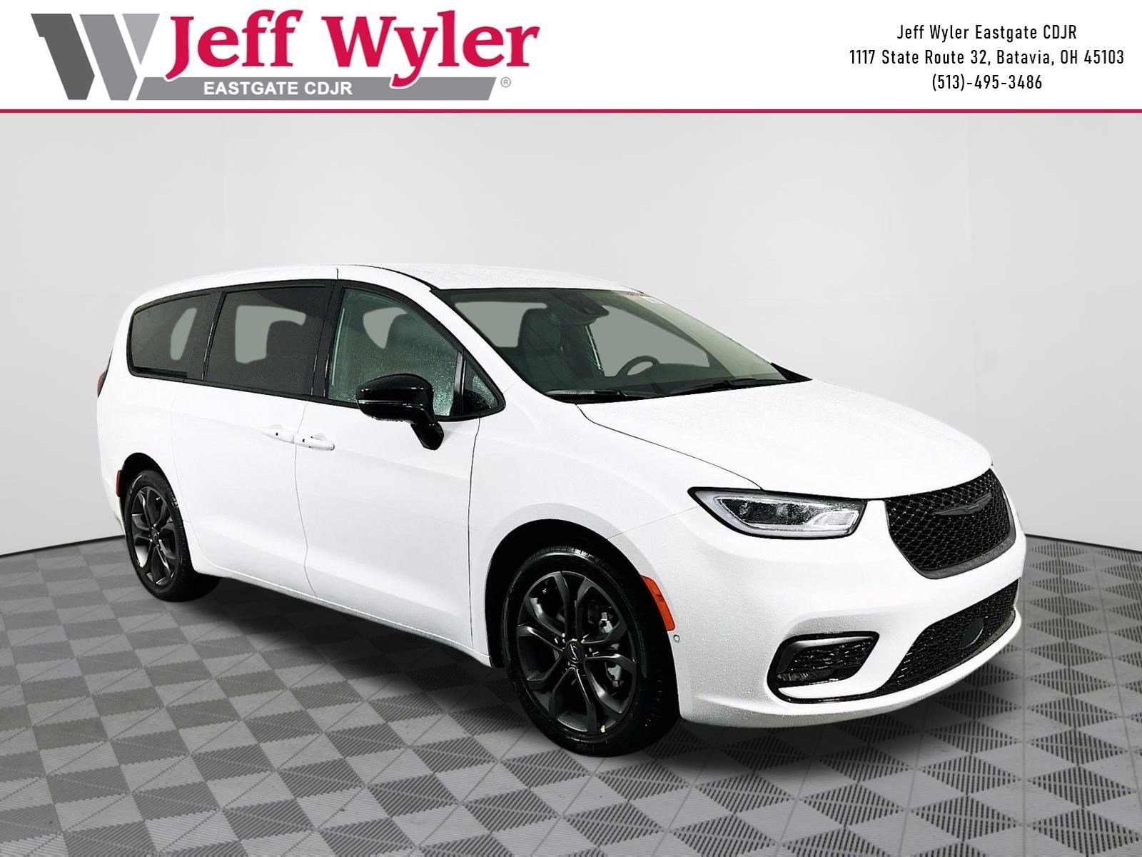 2026 Chrysler Pacifica Select's photo