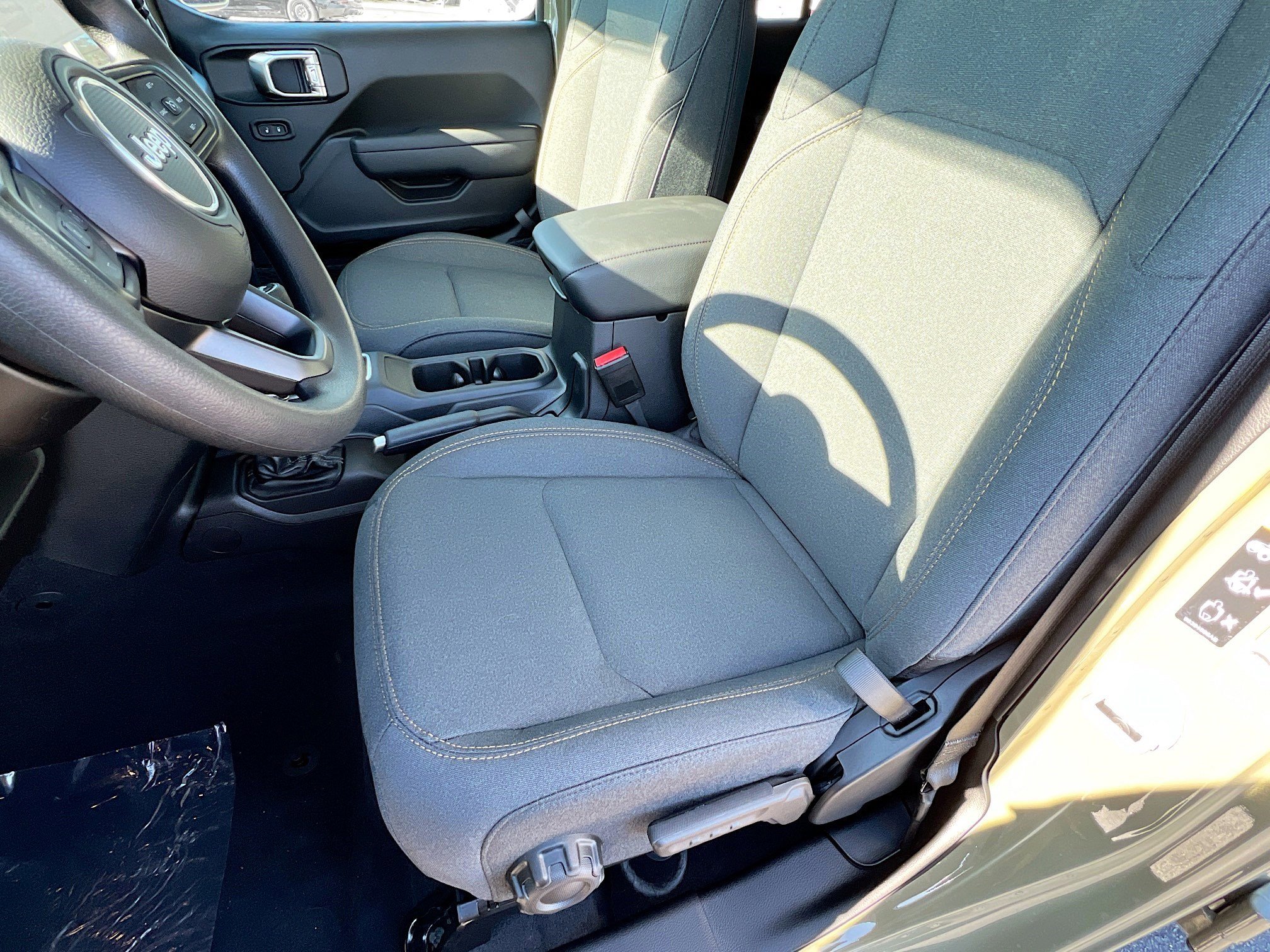 2025 Jeep Wrangler Sport photo 3