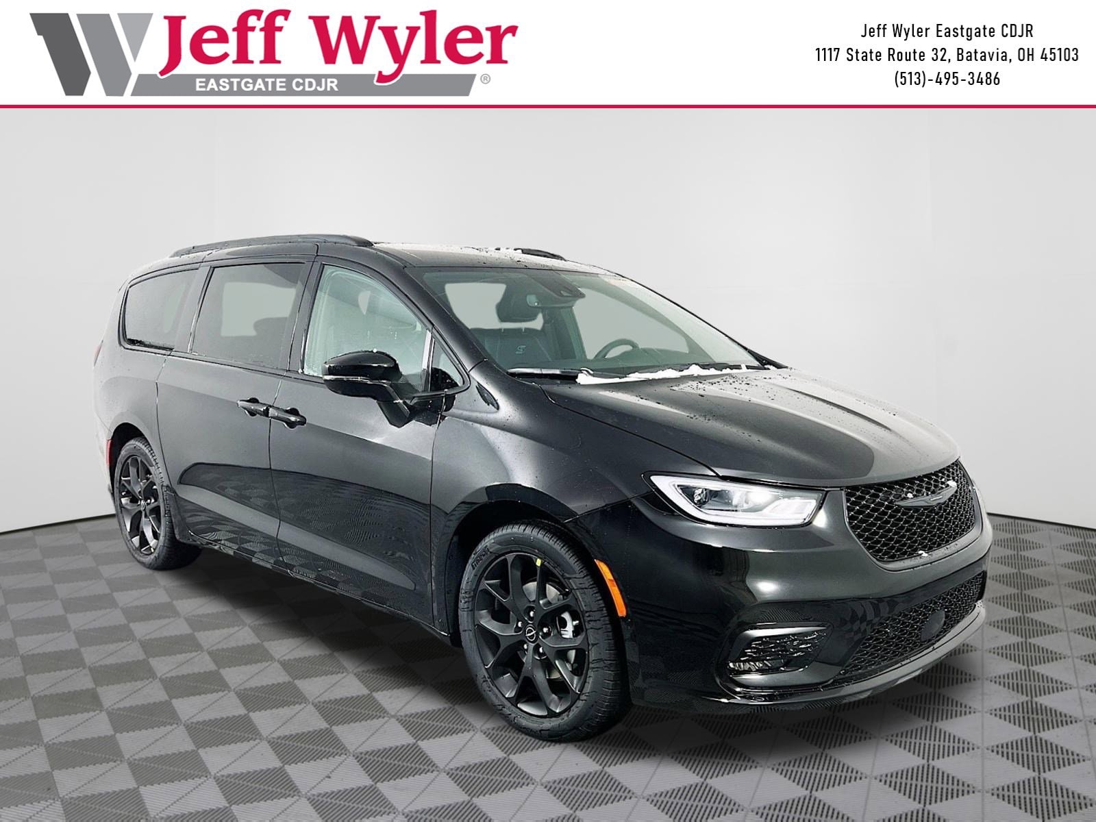 2026 Chrysler Pacifica Select's photo