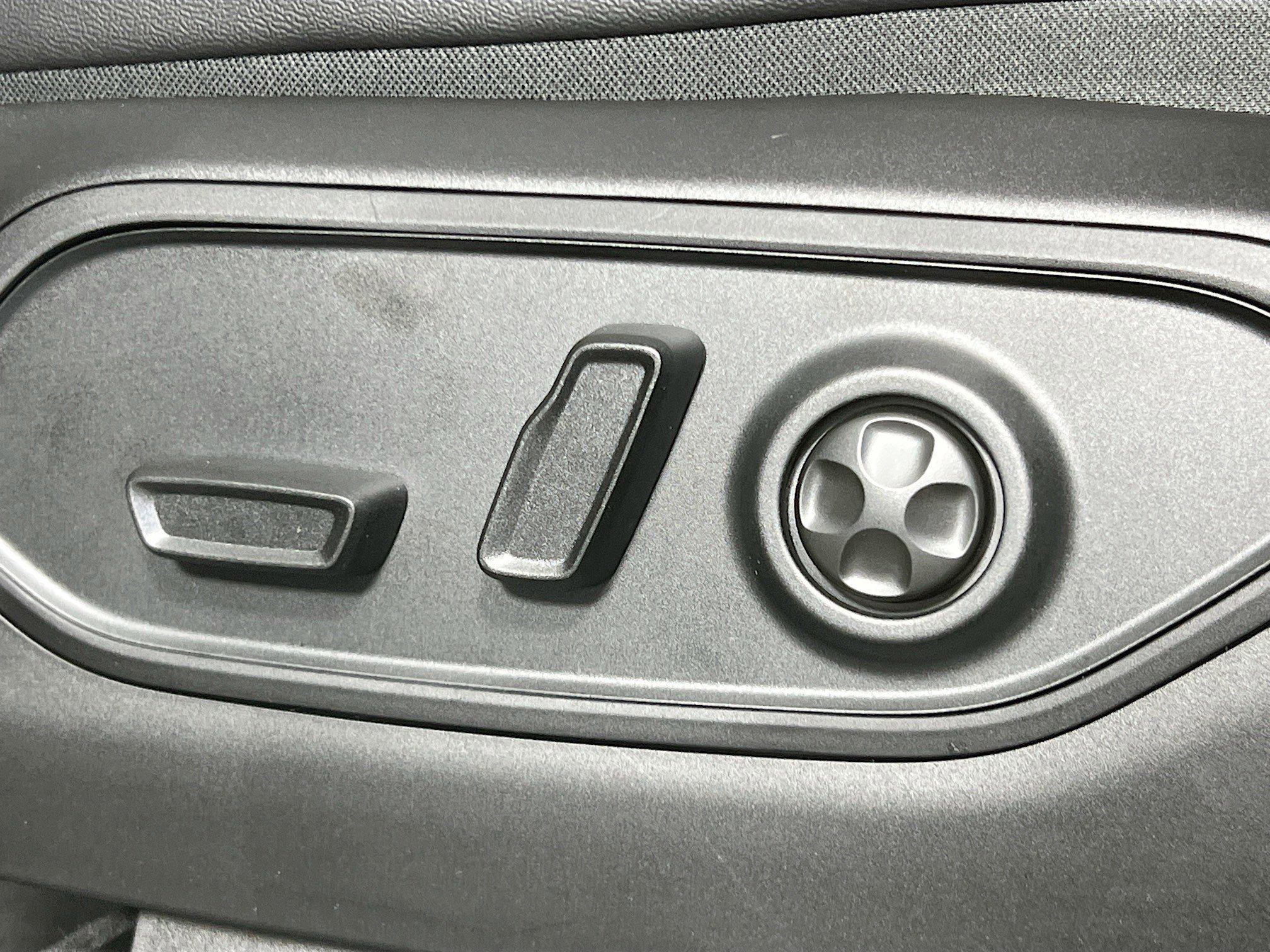 2025 Jeep Grand Cherokee Altitude photo 4