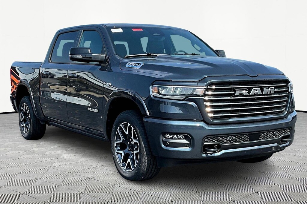 New 2026 Ram 1500 LARAMIE CREW CAB 4X4 5'7 BOX Pickup