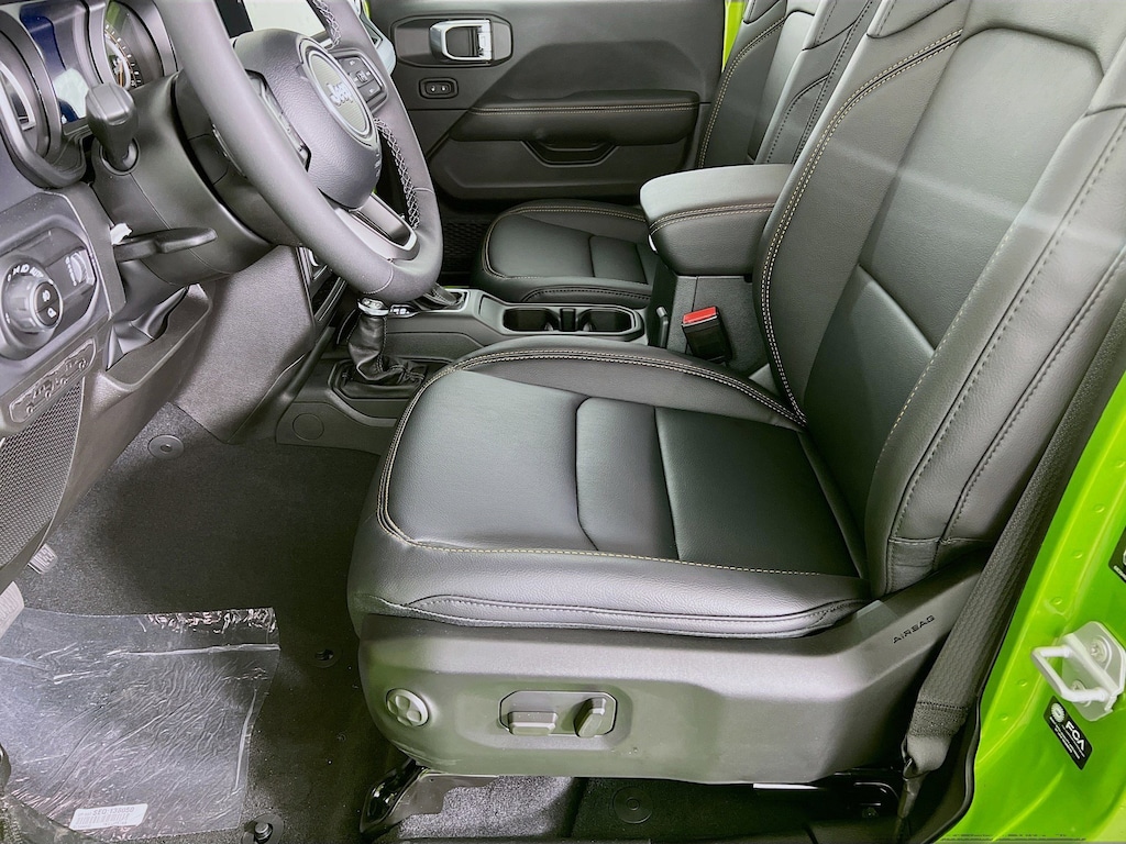 New 2025 Jeep Gladiator HIGH TIDE 4X4 Pickup