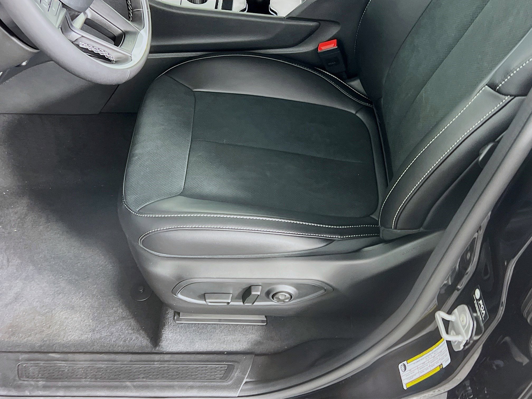 2025 Jeep Grand Cherokee Altitude photo 4