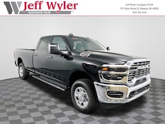 2025 Ram 2500 TRADESMAN CREW CAB 4X4 8' BOX Pickup