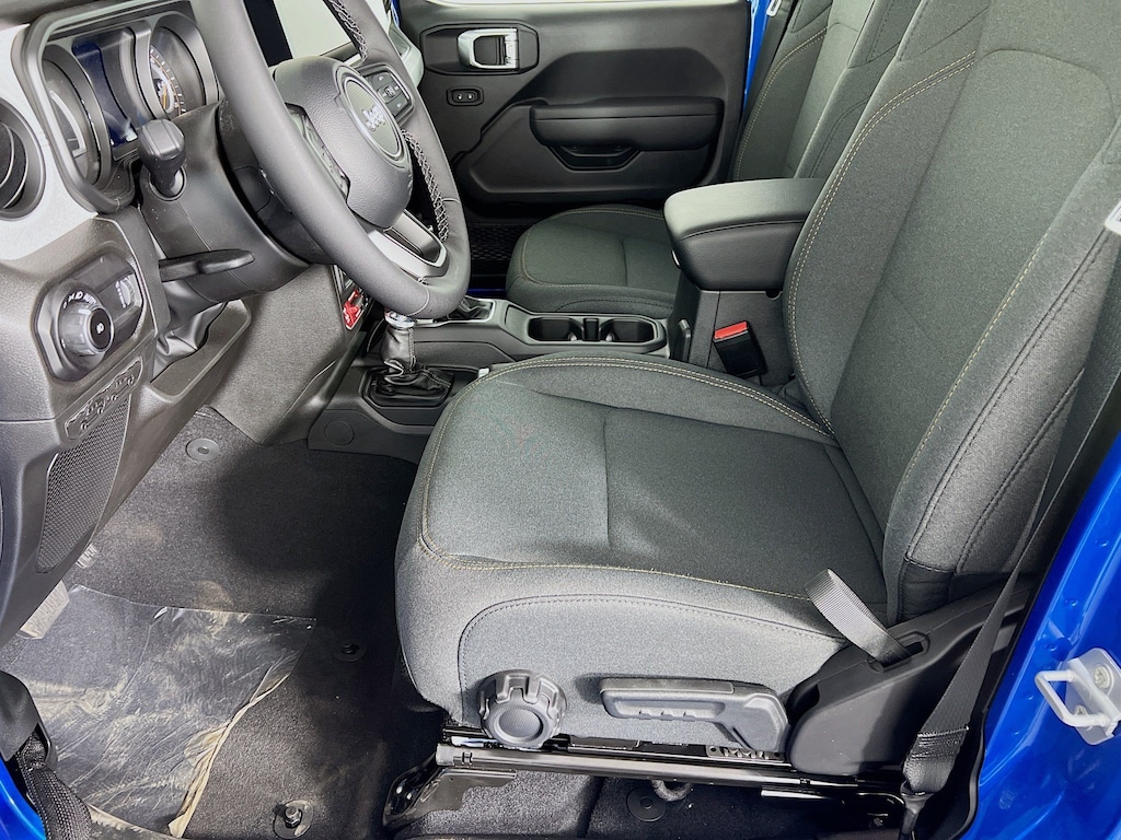 New 2026 Jeep Wrangler 4-DOOR WILLYS Sport Utility